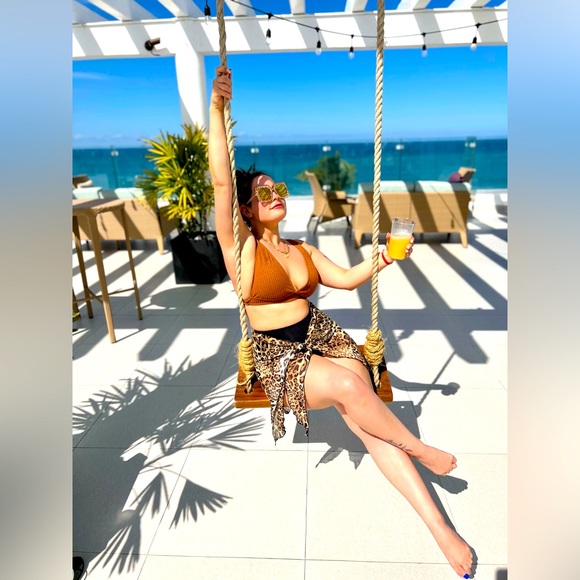 Meet your Posher, Jocelyn - Picture 1 of 1